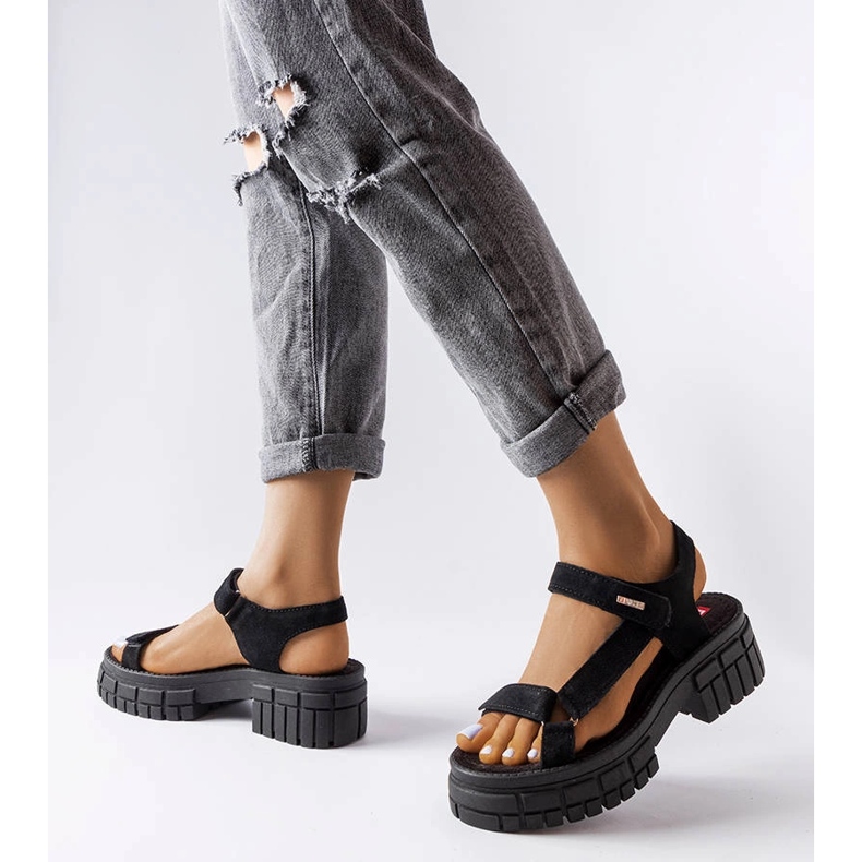 Sandales noires sur le poteau Big Star LL276035 1