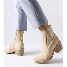 Bottines en éco-daim beige à talon bas Sovere 2