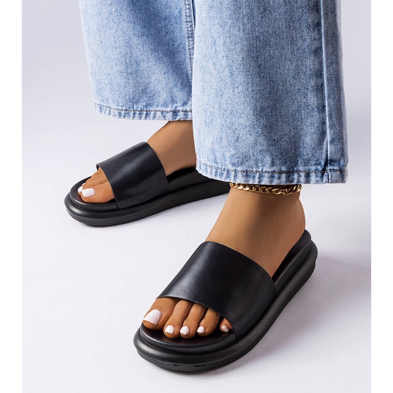 BM Chaussons noirs sur la plateforme Paquette le noir 1 BM Chaussons noirs sur la plateforme Paquette le noir 1