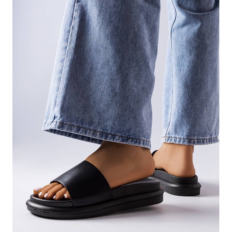 BM Chaussons noirs sur la plateforme Paquette le noir 2