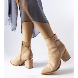 Bottines beiges de Hiney 1