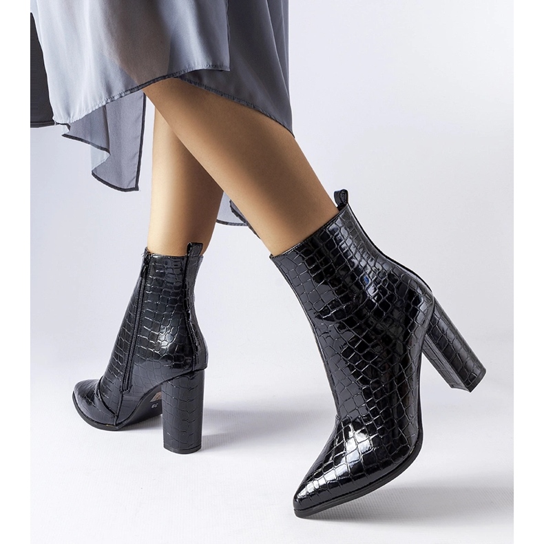 Bottines vernies noires en peau de serpent par Irpino 1