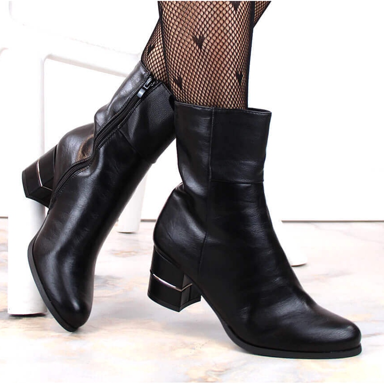 Bottines isolées pour femmes Jezzi ASA125A-5 noires avec talon décoratif 1