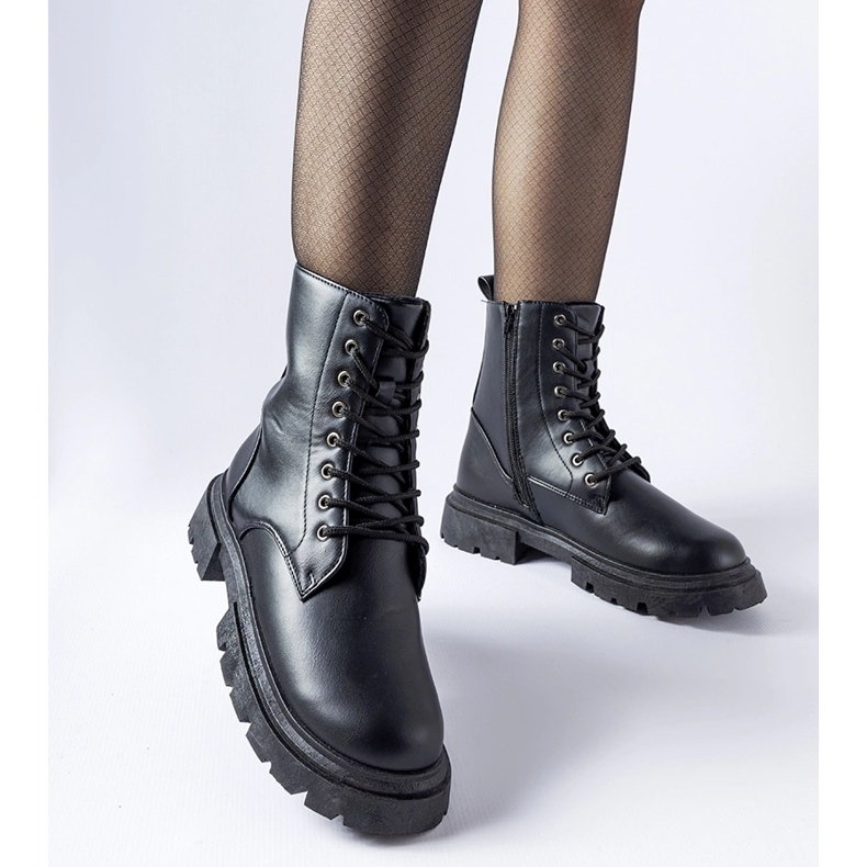 Bottes isolées noires pour femmes par Hansine 1
