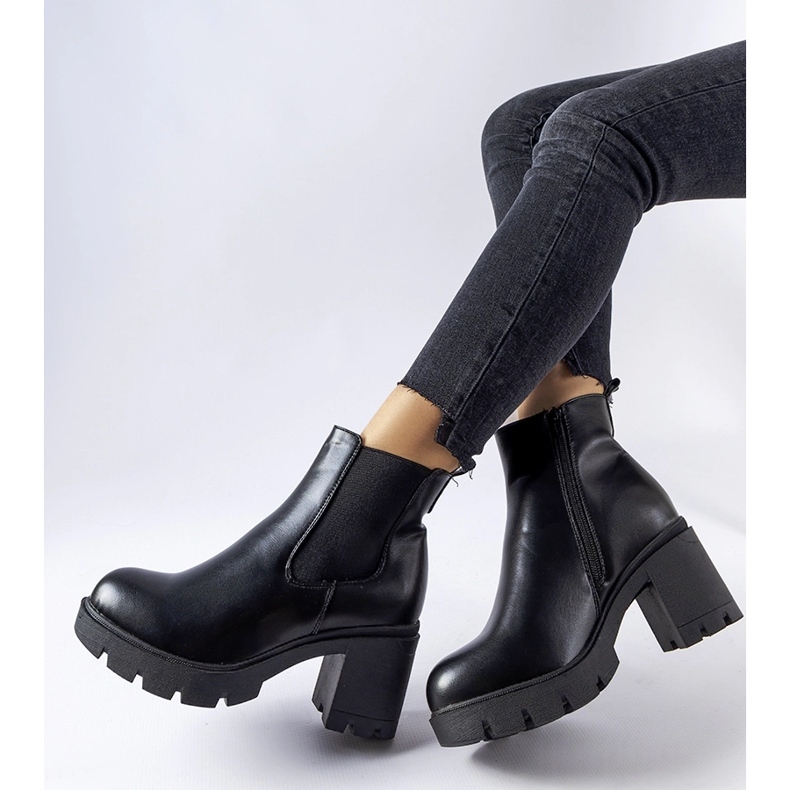Bottines noires a talon epais de Tobiassen le noir