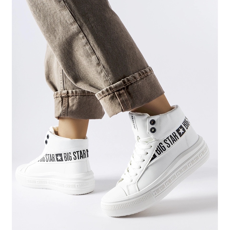 Baskets isolées blanches Big Star MM274009 1