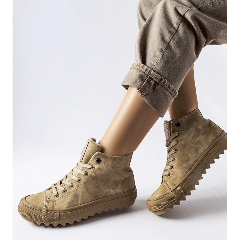 Baskets isolées beiges Big Star GG274071 1