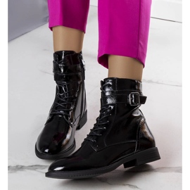 Bottines en cuir verni noir isolé Pompi le noir 1