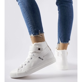 Baskets isolées blanches Big Star V274541F 1