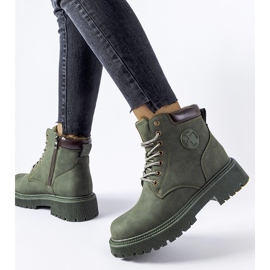 Bottes Doutor isolées vertes 2