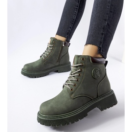 Bottes Doutor isolées vertes 1