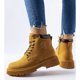Bottes Doutor isolées caramel brun 1