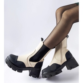 Bottines à enfiler massives beiges et noires de Mafalda 1