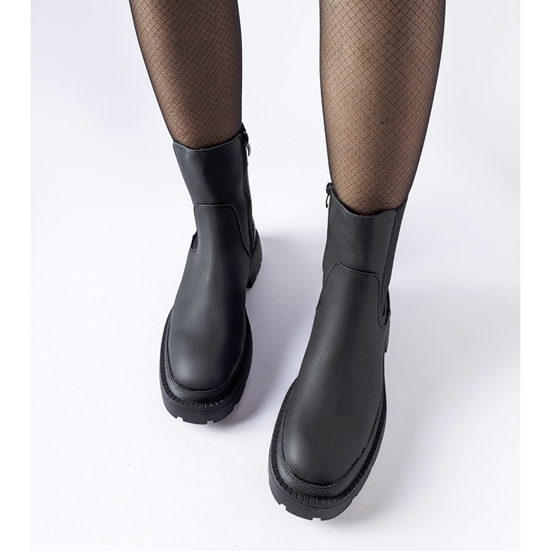 Bottines isolées massives noires par Banaudon le noir 1 Bottines isolées massives noires par Banaudon le noir 1