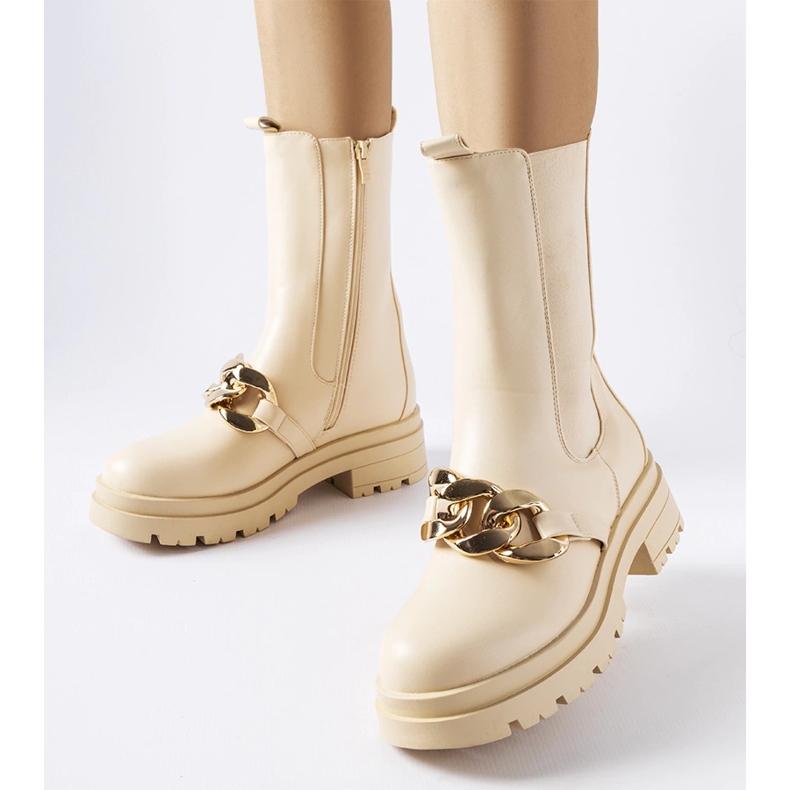 Bottines beiges avec chaîne de Thierry 1