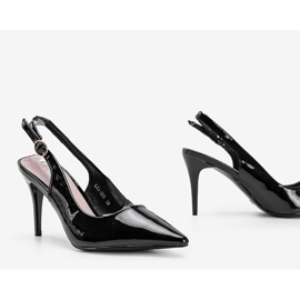 Escarpins noirs laqués sur une ceinture Cindy 1