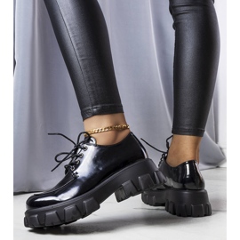 Chaussures laquées noires de Lynn le noir 1