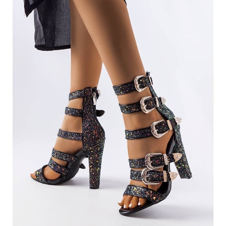 Sandales hautes à paillettes noires de Walnut 1
