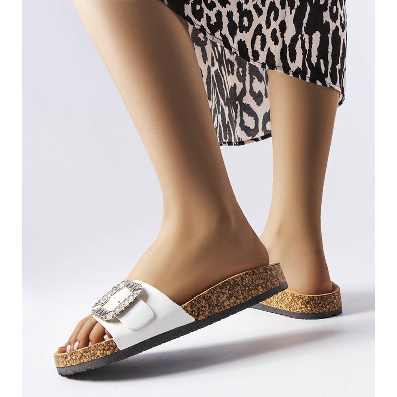 BM Tongs blanches ornées de strass Millicent 2 BM Tongs blanches ornées de strass Millicent 2