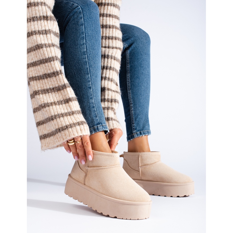 Bottes de neige courtes beiges sur la plateforme Shelovet 1