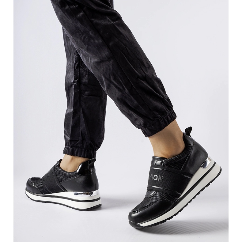 Baskets noires avec décoration Andre argentée le noir 1