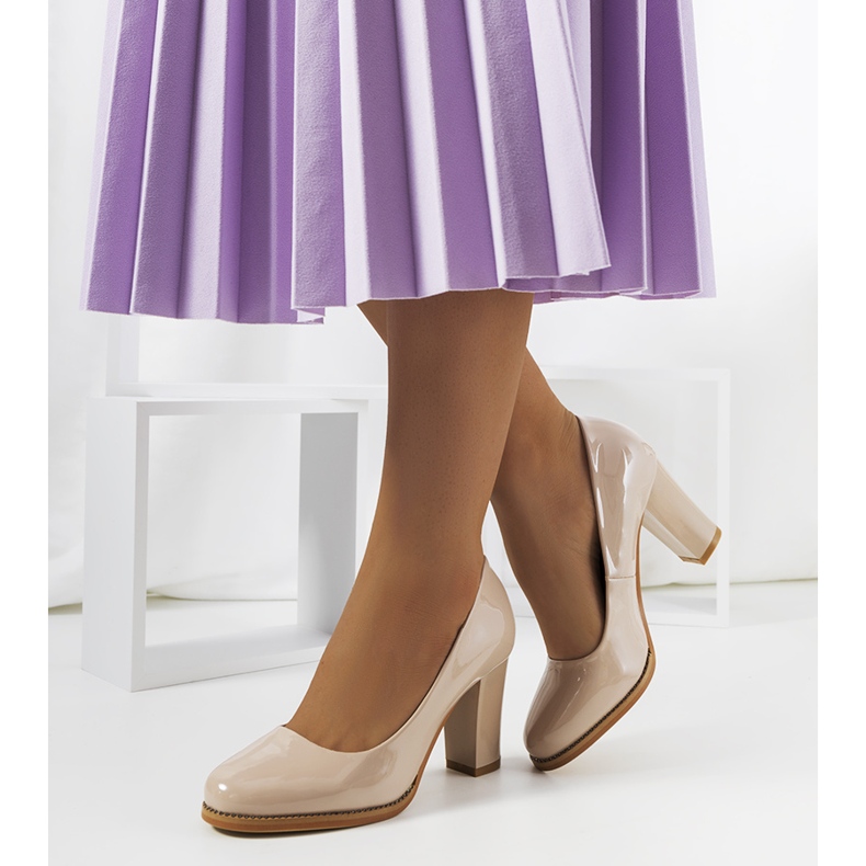 Escarpins laqués beige Stokes 1