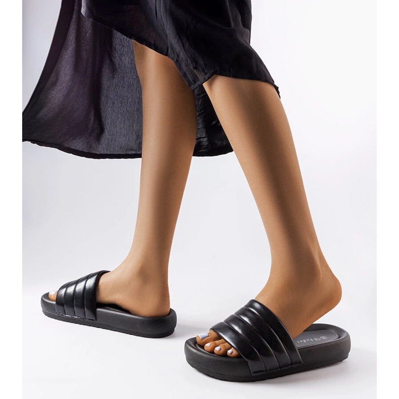 Claquettes décontractées noires de Skillen le noir 1