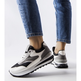 Inna Baskets plateformes noires et blanches Doirons 1