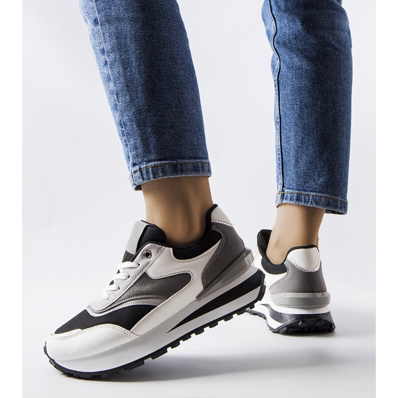 Inna Baskets plateformes noires et blanches Doirons le noir 1