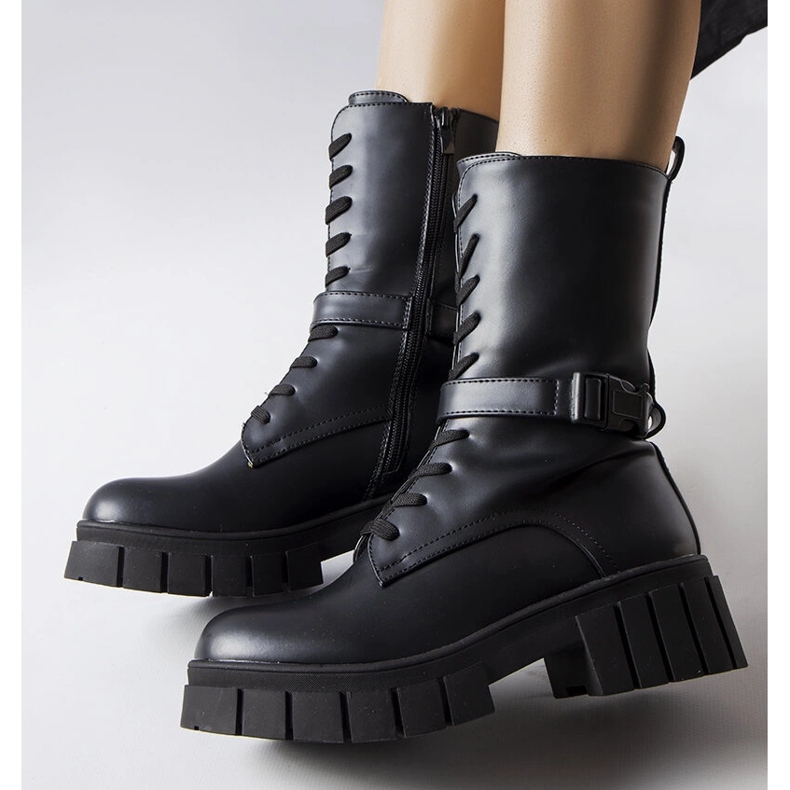 Bottes de travail à lacets noires de Rive le noir 1