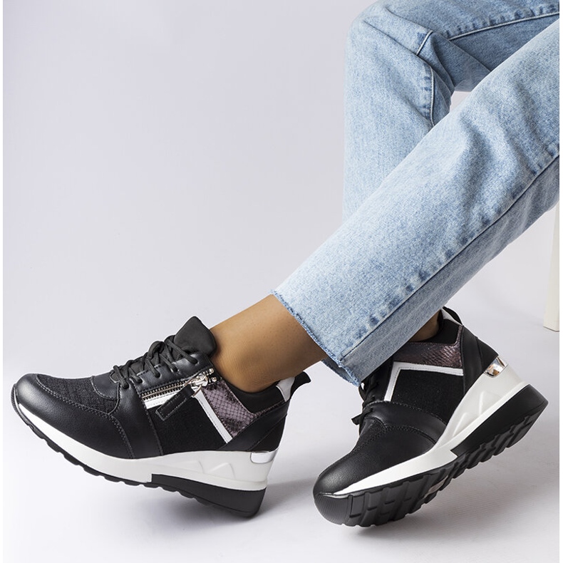 Inna Baskets compensées noires de Deodata le noir 1