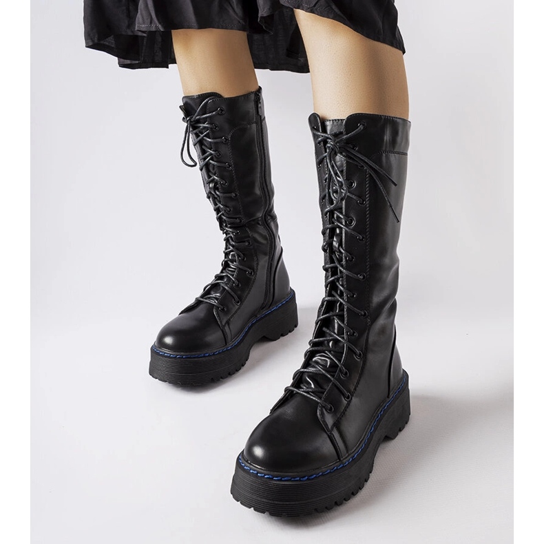 Bottes isolées noires sur la plateforme Hide le noir 1