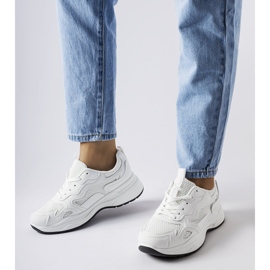 Inna Baskets de sport blanches creuses 1 Inna Baskets de sport blanches creuses 1