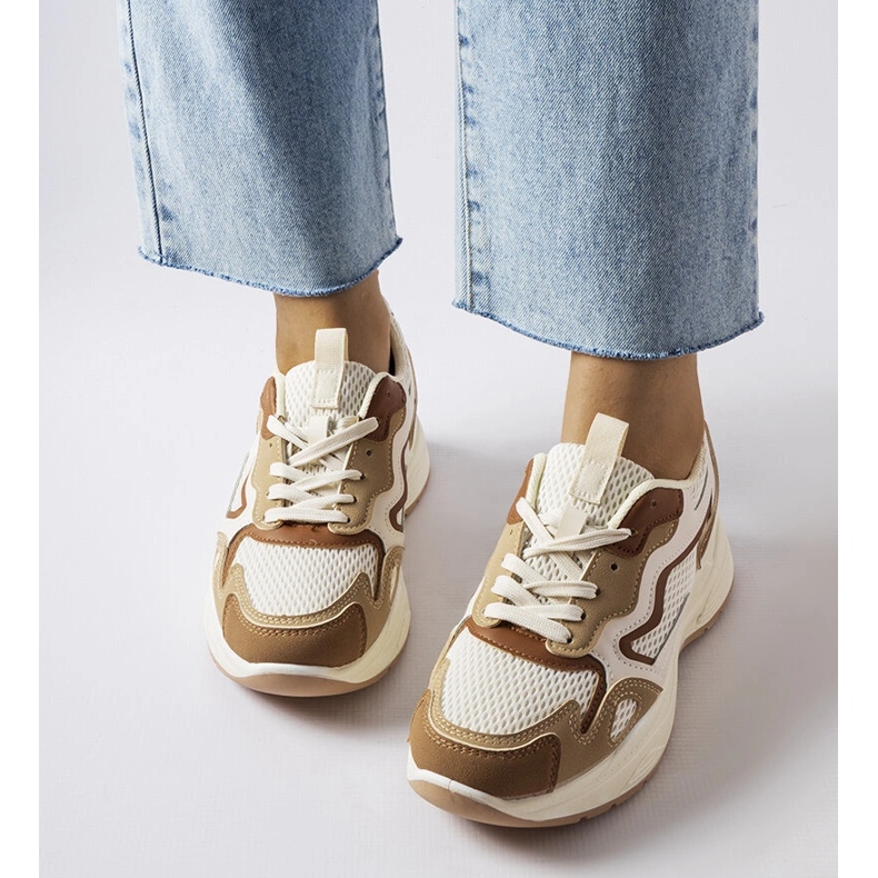 Inna Baskets de sport beiges creuses vert 1