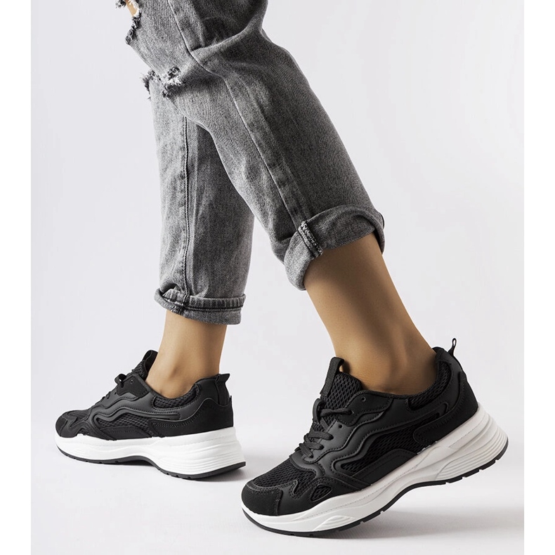 Inna Baskets de sport noires creuses 1