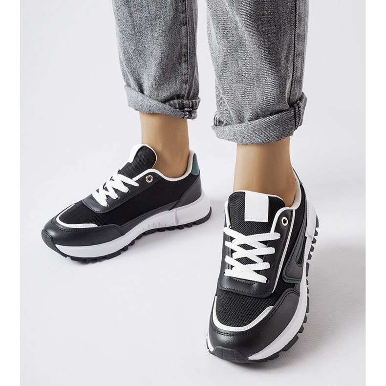 Inna Baskets noires avec accent vert Tod le noir 2