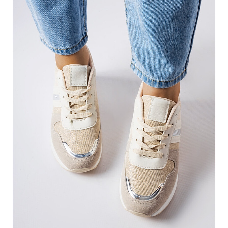 Inna Baskets compensées beiges et argentées de Titusville 1