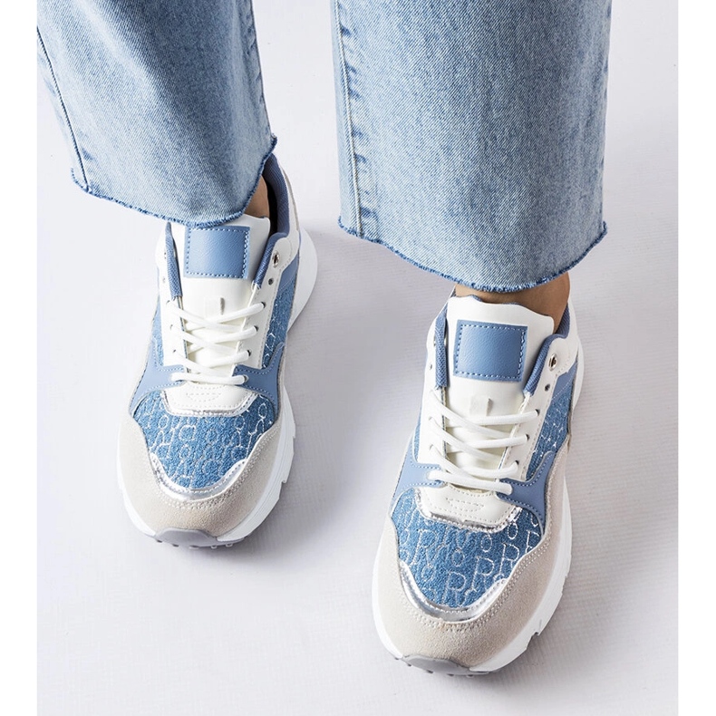 Chaussures bleues et blanches avec détails argentés de Rio 1 Chaussures bleues et blanches avec détails argentés de Rio 1