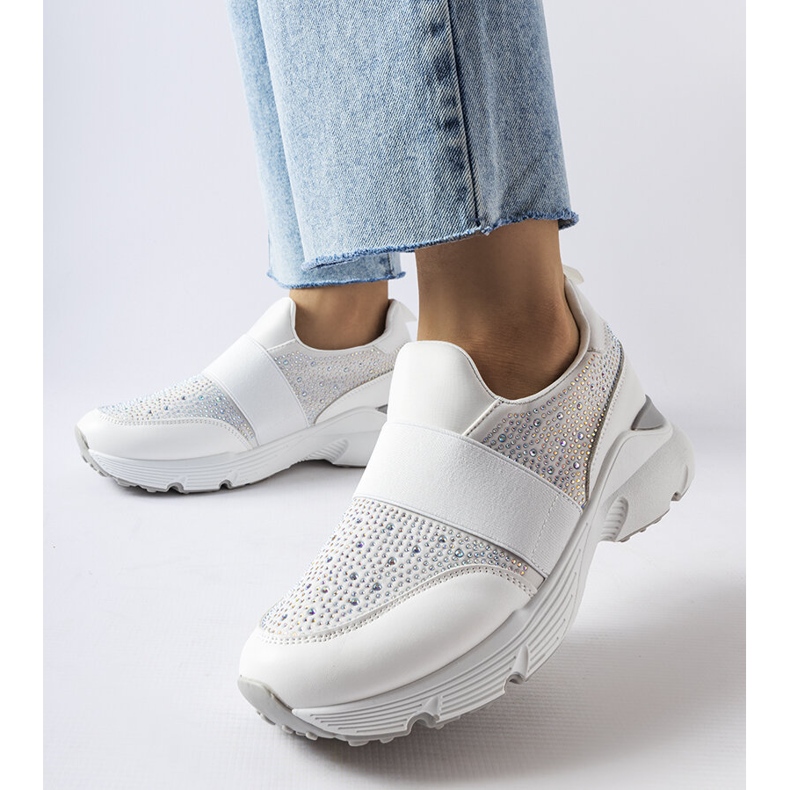 Baskets blanches avec décorations Milea argentées 1