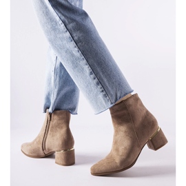 Bottes beiges à talons bas de Tayyib 2