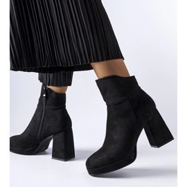 Bottines noires sur un talon Itaf massif le noir 2