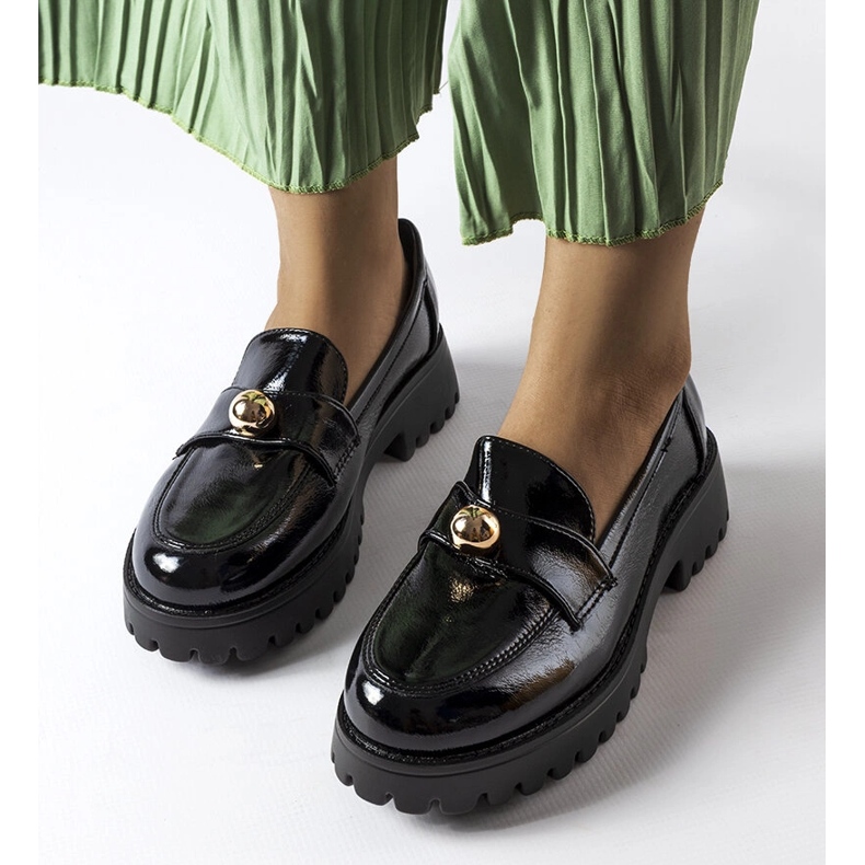 Chaussures laquées noires de Stella le noir 1