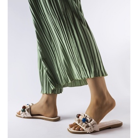 Claquettes à volants beiges Fortier noir 1