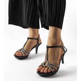 Sandales noires à talons hauts avec zircons de Levane le noir 2