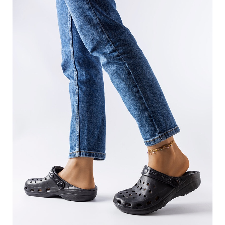 Chaussons fermés en mousse noire Kleist le noir 1