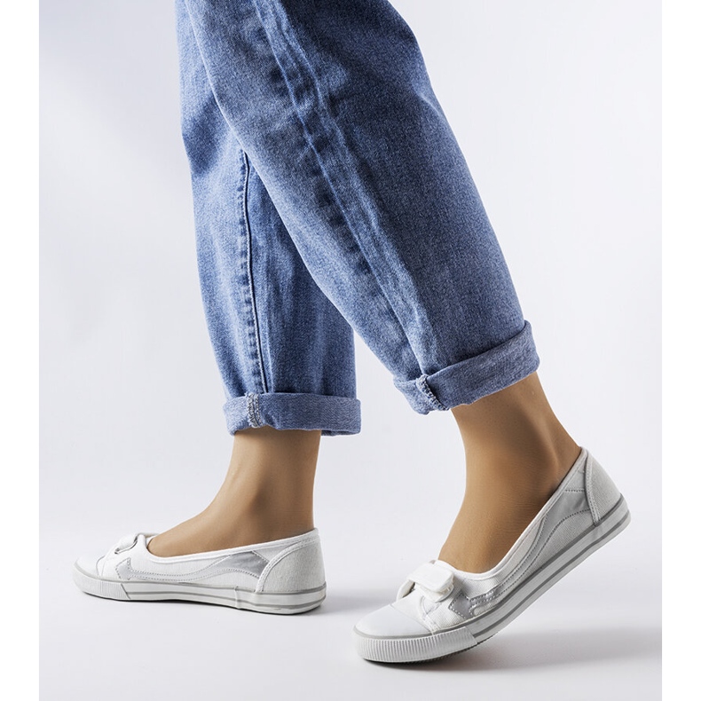 Inna Baskets en textile blanc Winifred 8826 White rouge 1