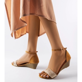 Sandales compensées Veltri dorées 1