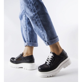 Inna Chaussures Tasmin massives ajourées noires 1