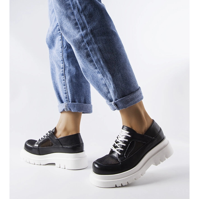 Inna Chaussures Tasmin massives ajourées noires 1