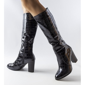 Bottines noires matelassées en crocodile à motif Medhane le noir 2